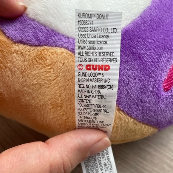 Hello Kitty Cafe Donut Plush - KUROMI - Picture 4 of 7